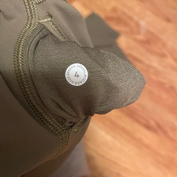 Lulu lemon Wunder Under Leggings - Picture 5 of 6